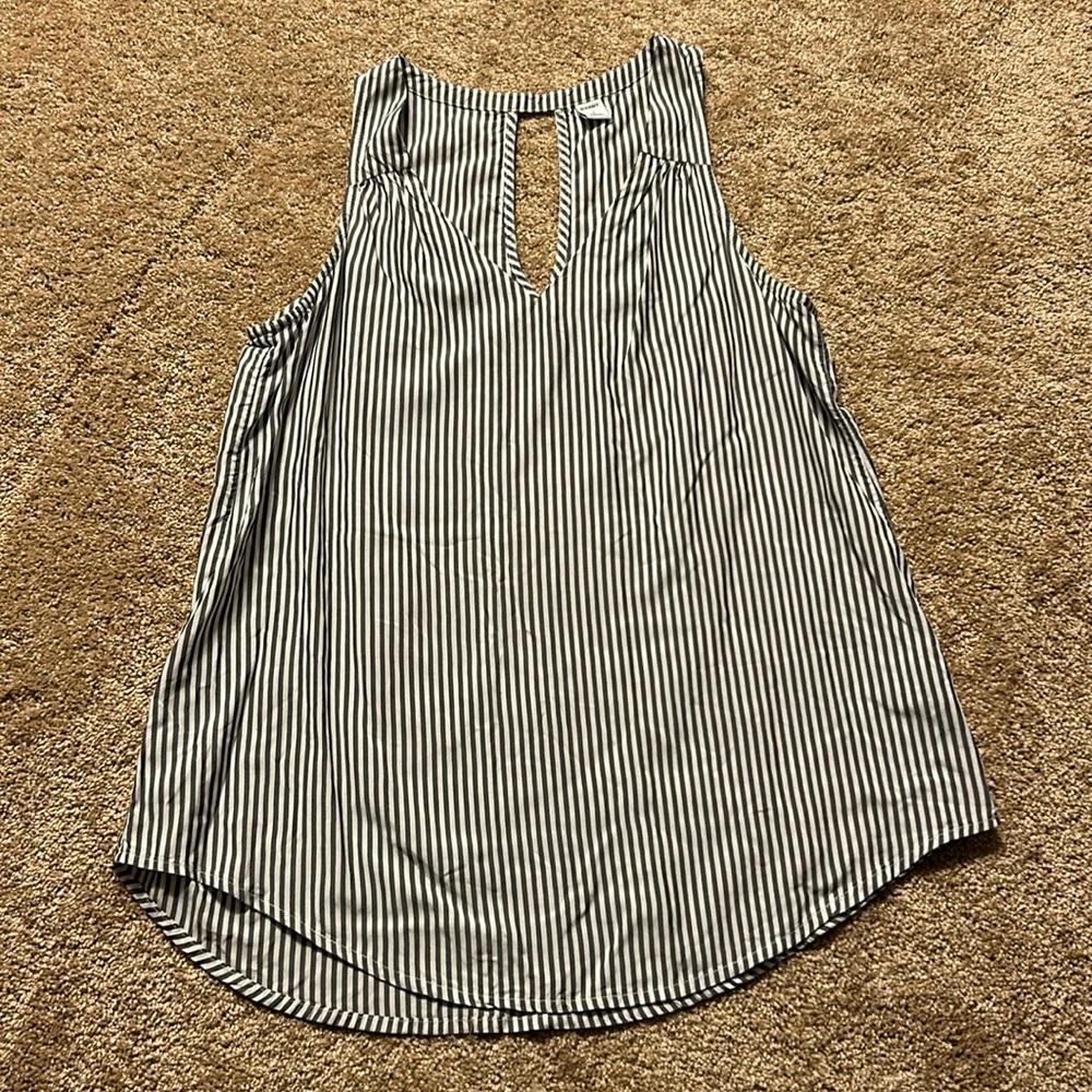 Old Navy Women’s Sleeveless Striped Tank Top